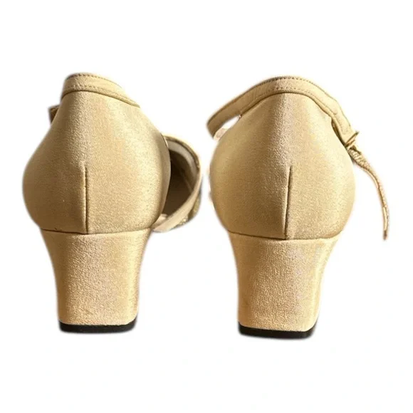 Yves Saint Laurent Women's Cream  Heels - Picture 3 of 4